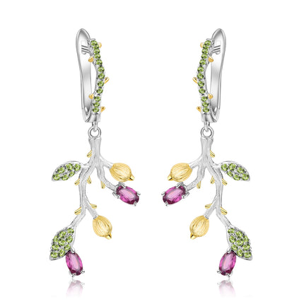 Cercei din Argint Reins, cu pietre semi-pretioase din Rodolit si Peridot – Subtle Thorns, vedere pe fundal alb, 03R01-0011