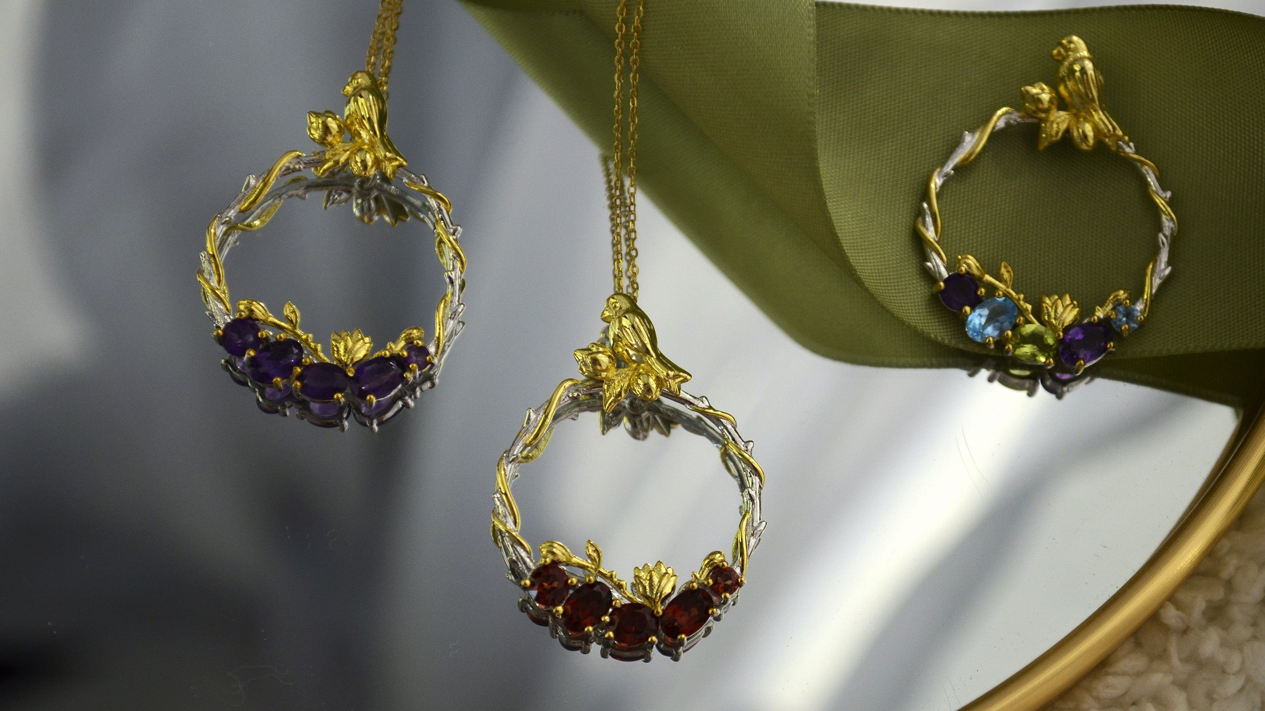 Colier din Argint Reins, cu pietre semi-pretioase din Topaz, Ametist, Ganat si Peridot - Bloombird, vedere pe fundal alb, 01R01-0007