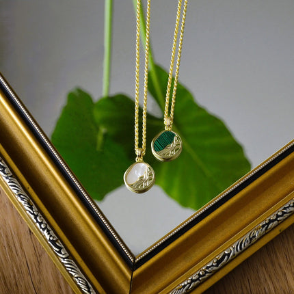 Colier din Argint 925, placat cu aur de 14k , Bijuterie Reins - colectia Terra Waves cu sidef si malachit natural -poza in detaliu