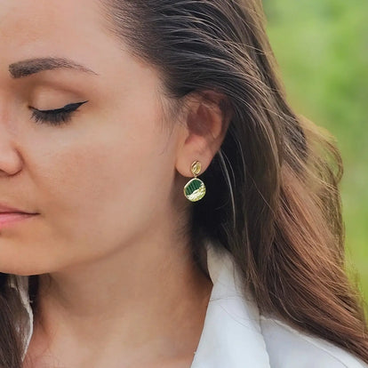 Cercei din Argint 925 - Terra cu Malachit, asimetrici- placat cu aur de 14k  si sistem de inchidere tip fluturas - 03R01-0042 cu vedere model 2
