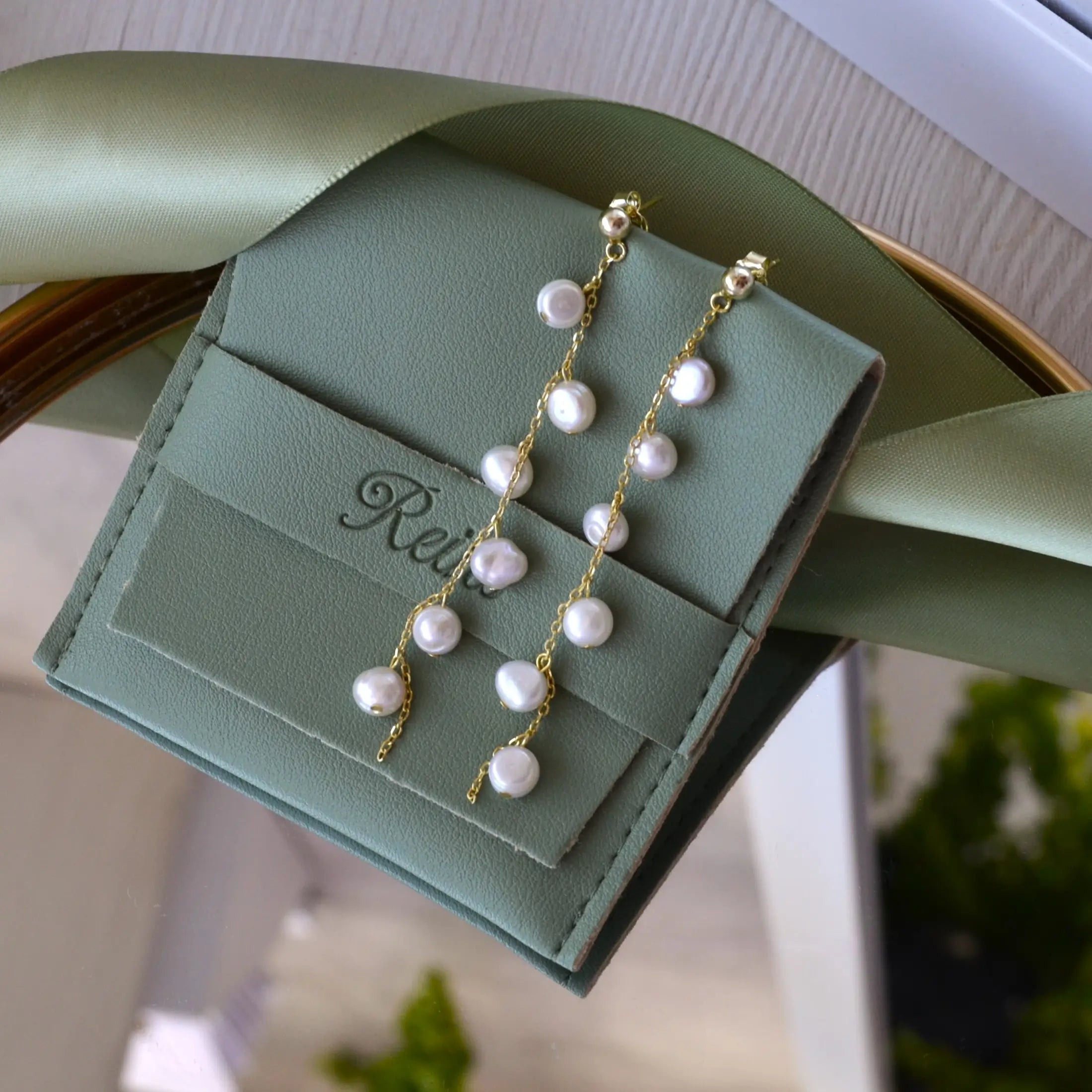 Cercei din argint 925 Tassel cu perla naturala si sistem de inchidere tip fluturas - vedere in detaliu Reins