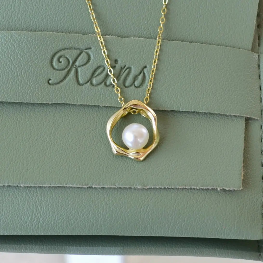 Colier din Argint 925 placat cu aur de 14k si cu perla de apa dulce Halo Pearl - vedere detaliu zoom