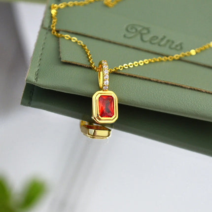 Colier din Argint 925, placat cu aur de 18k ,cu zirconiu . Reprezentand luna Ianuarie 01R01-0025 vedere detaliu