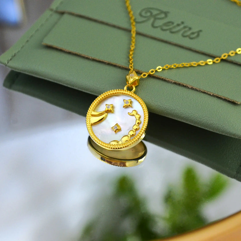 Colier din argint 925, placat cu aur de 18k si cu piatra semipretioasa Sidef si zirconiu. Semn zodiacal Scorpion cu vedere in detaliu 1 01R01-0036S