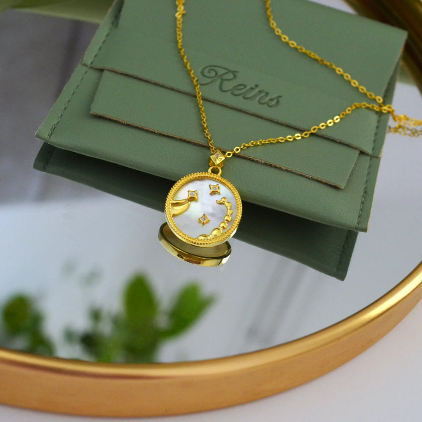 Colier din argint 925, placat cu aur de 18k si cu piatra semipretioasa Sidef si zirconiu. Semn zodiacal Scorpion cu vedere in detaliu 2 01R01-0036S