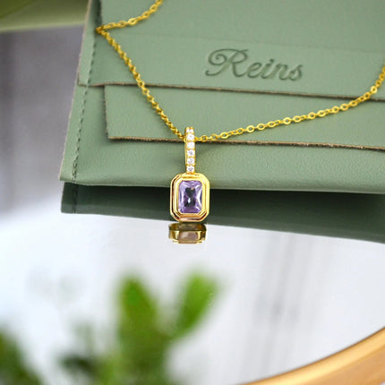 Colier din Argint 925, placat cu aur galben de 18k ,cu piatra zirconiu in nuanta tanzanitului Piatra lunii Decembrie vedere in detaliu 01R01-0025D