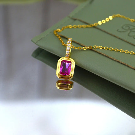 Colier din argint 925, placat cu aur de 18k cu zirconiu in nuanta Turmalinei Piatra lunii Octombrie cu vedere in detaliu 01R01-0025O