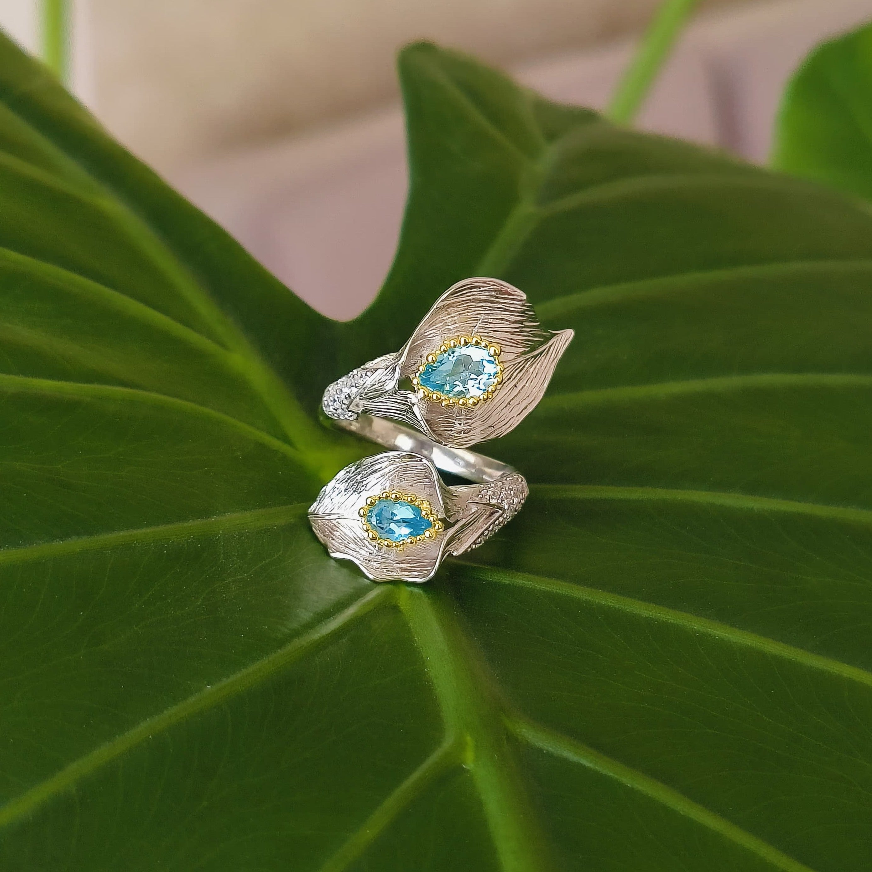 Inel din Argint 925 in flaore de lotus ce are piatra semipretioasa naturala Topaz, 04R01-0005 - Colectia Secret Garden - Bijuterii din argint 925 Reins cu vedere in detaliu