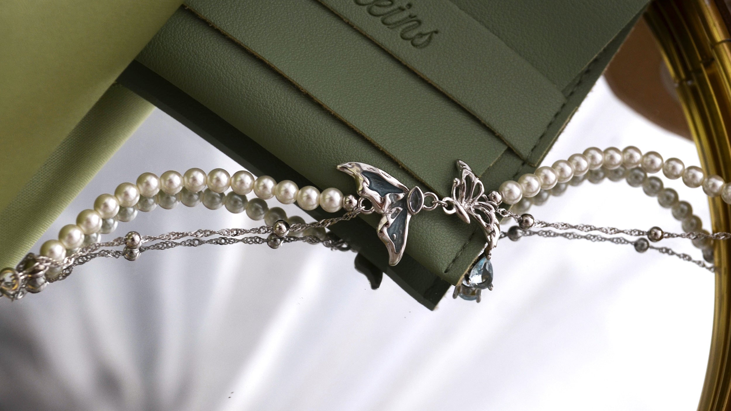 Bratara din Argint Reins, cu pietre semi-pretioase din Zirconiu albastru si perle de apa dulce, vedere in detaliu per ansamblu - 02R01-0004