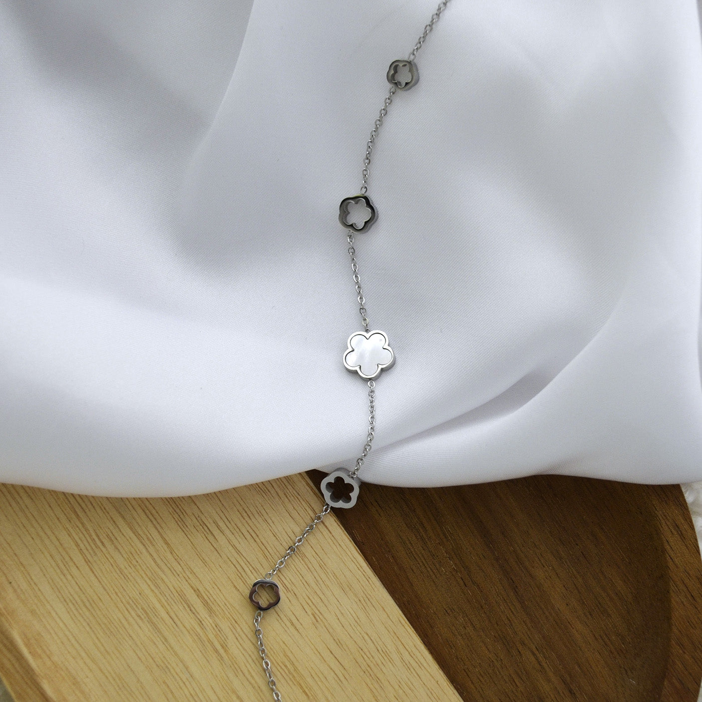 Bratara din otel inoxidabil Reins, placata cu rodiu – Lucky Charm, vedere detaliata, 02S02-0008