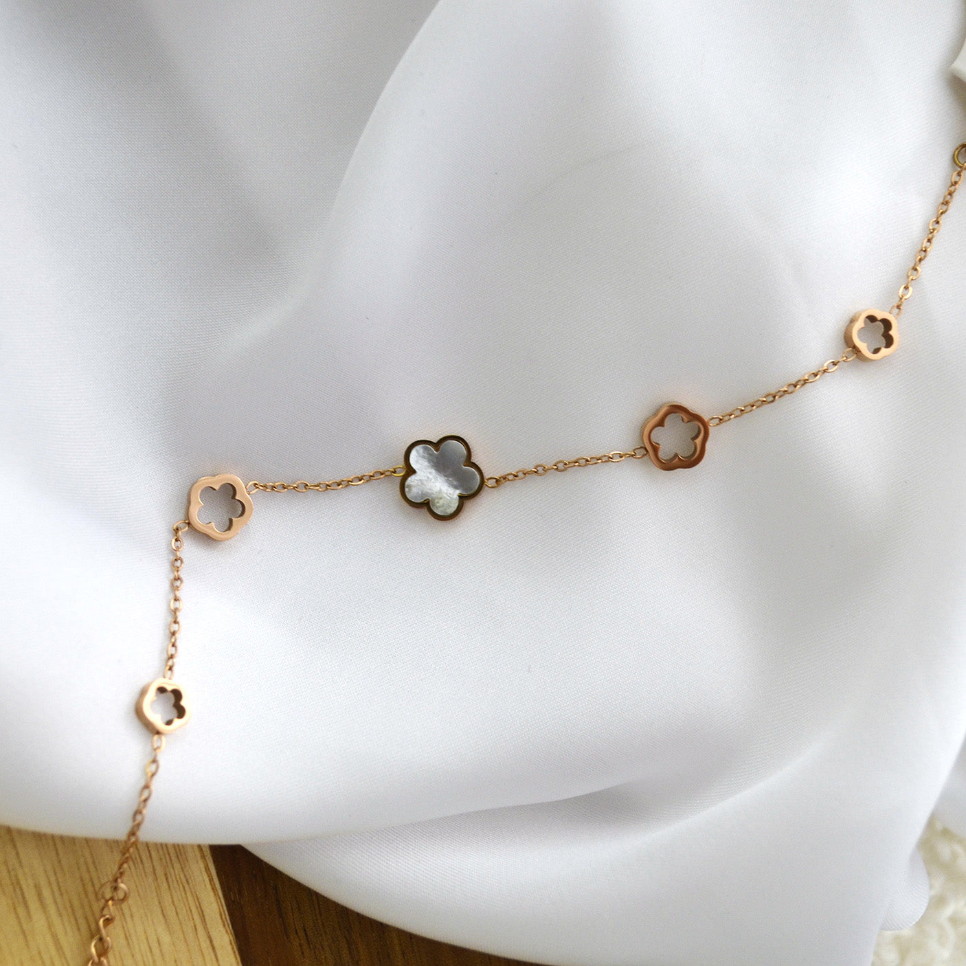 Bratara din otel inoxidabil Reins, placata cu aur roz de 18k – Lucky Charm, vedere detaliata, 02S02-0008R