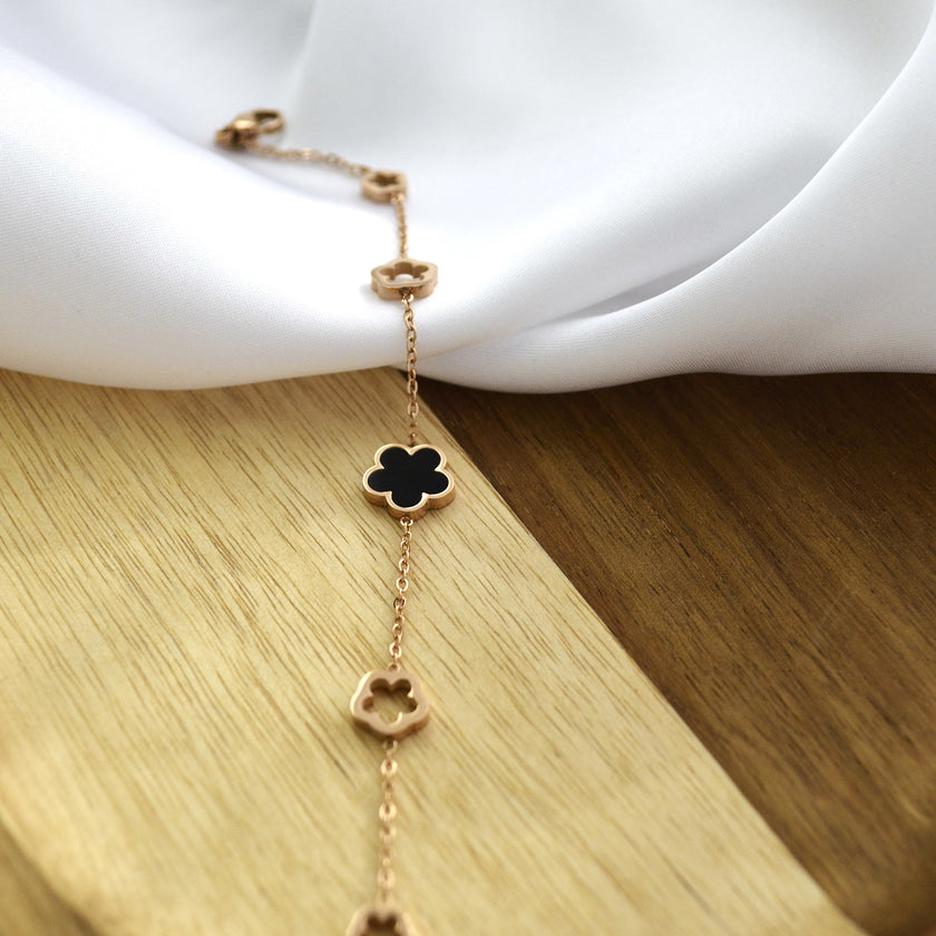 Bratara din otel inoxidabil Reins, placata cu aur roz de 18k – Lucky Charm, vedere pe fundal alb, 02S02-0008RB