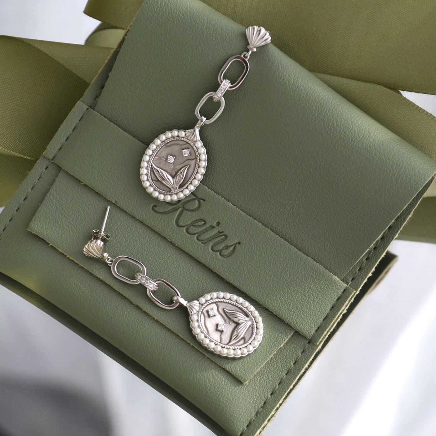 Cercei din Argint Reins, cu perle de apa dulce si zircon incolor - Siren’s pearl, vedere detaliata, 03R01-0022