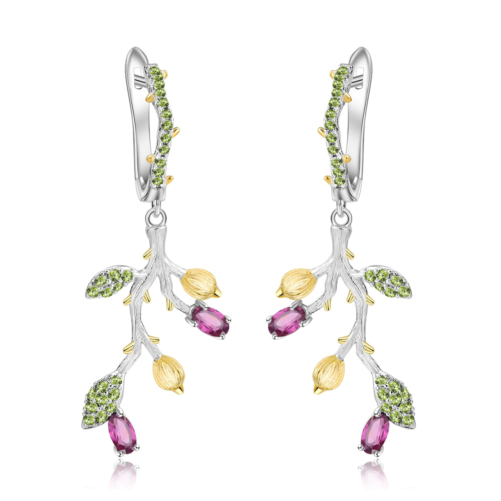 Cercei din Argint Reins, cu pietre semi-pretioase din Rodolit si Peridot – Subtle Thorns, vedere pe fundal alb, 03R01-0011