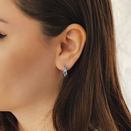 Cercei din Argint Reins acoperiti cu Enamel albastru - Ice Lake Hoop vedere pe model 03R01-0020