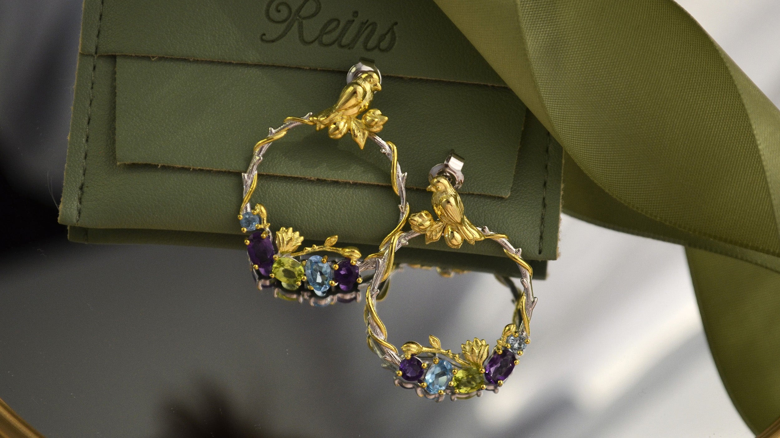 Cercei din Argint Reins, cu pietre semi-pretioase din Topaz, Ametist si Peridot- Bloombird, vedere pe fundal alb, 03R01-0007