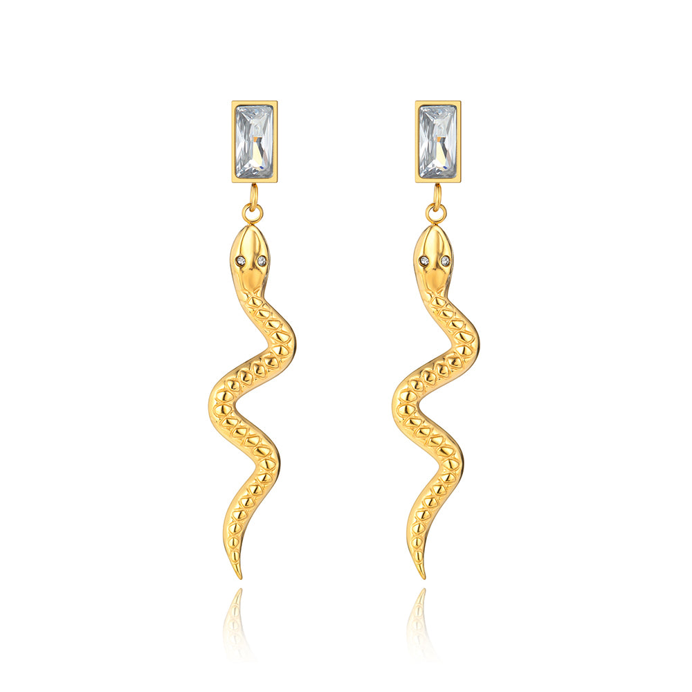 Cercei din otel inoxidabil Reins, placati cu aur galben de 18k – Serpent’s Kiss, vedere pe fundal alb, 03S02-0010G