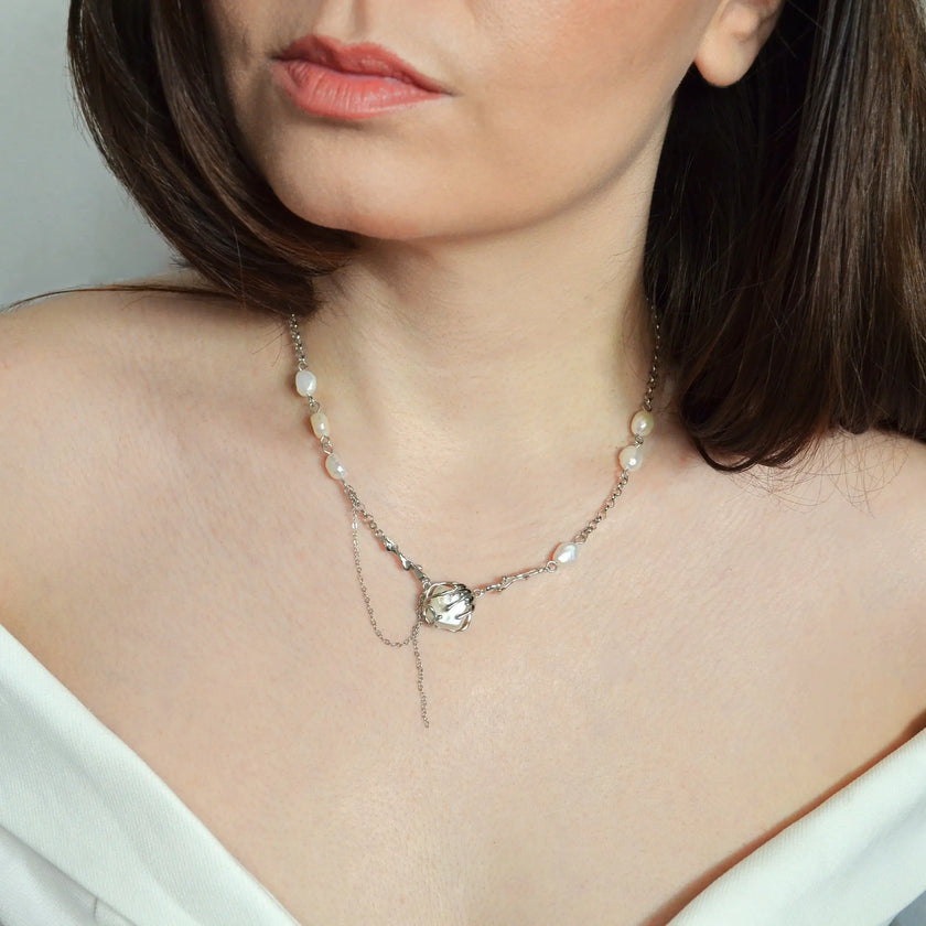 Colier din Argint Reins cu perle naturale de apa dulce si perla baroc - Square Baroque vedere pe model 01R01-0014