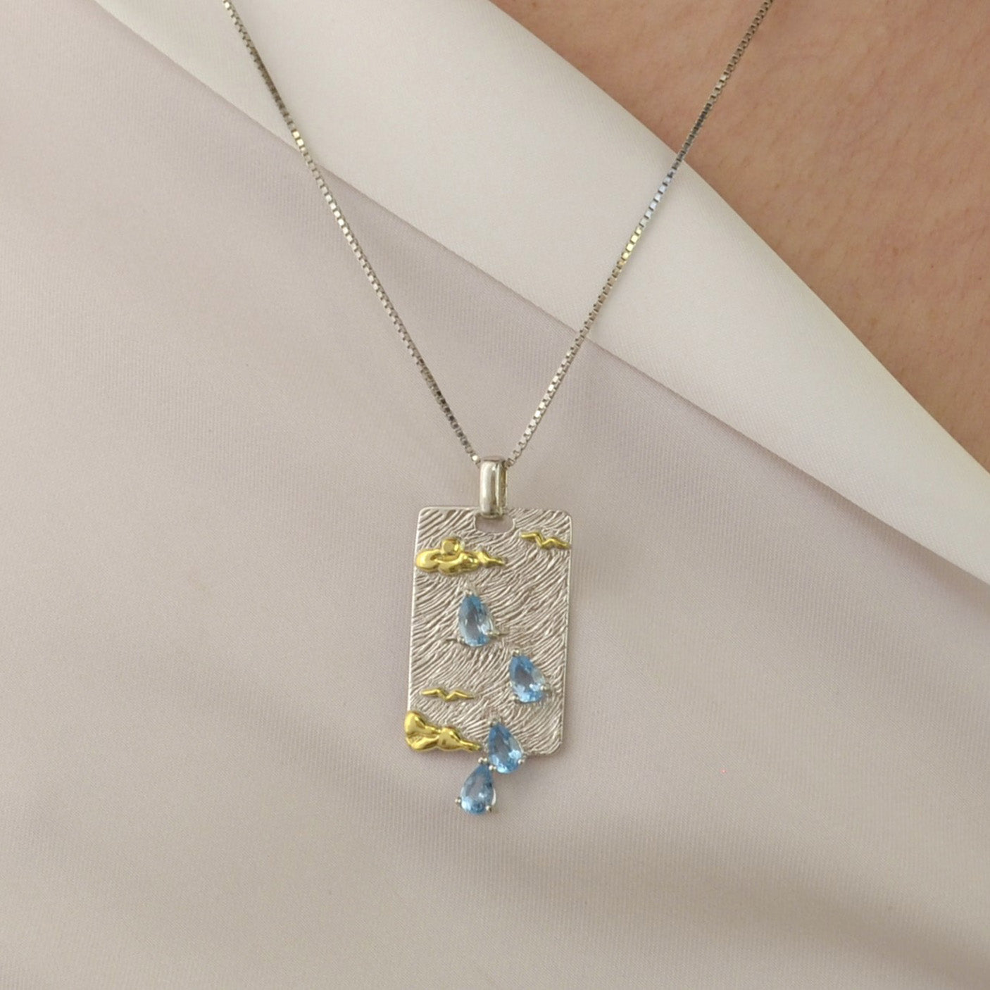 Colier din Argint Reins, cu pietre semi-pretioase din Topaz Swiss blue - Raindrop, vedere pe model, 01R01-0026