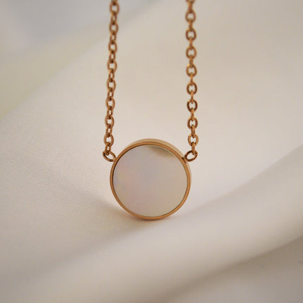 Colier din otel inoxidabil placat cu aur roz de 18k cu Sidef alb – Mellow Reins vedere detaliata 01S02-0002R