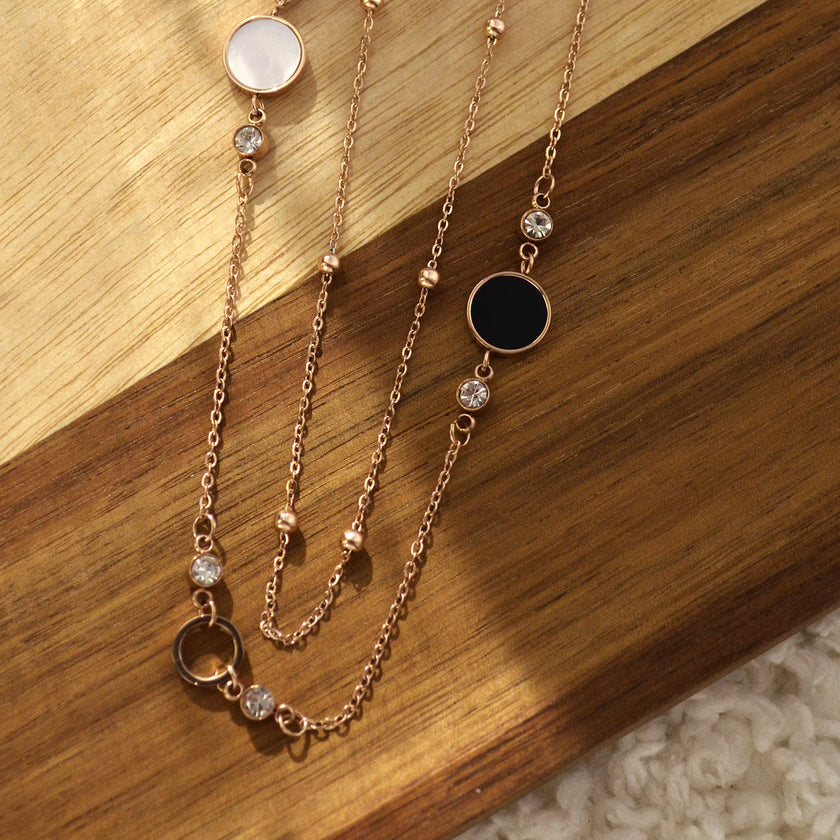 Colier din otel inoxidabil placat cu aur roz de 18k cu Sidef negru si cristale incolore – Serenity Duo vedere detaliata 01S02-0004R